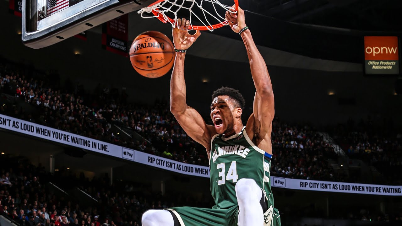 Awesome Pics of Giannis Antetokounmpo: Dunks, Blocks, and More!