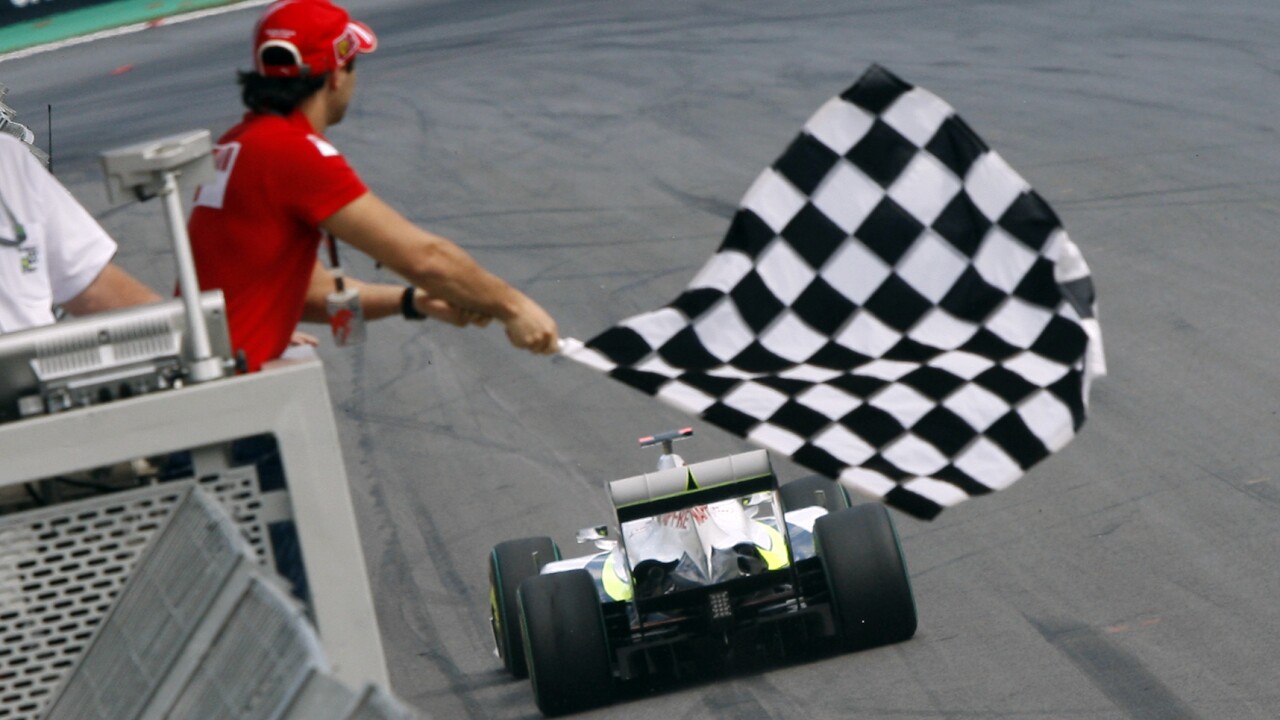 Formula One Checkered Flag Rules: What Happens at the End? (A Beginners Look at the Finish Line)