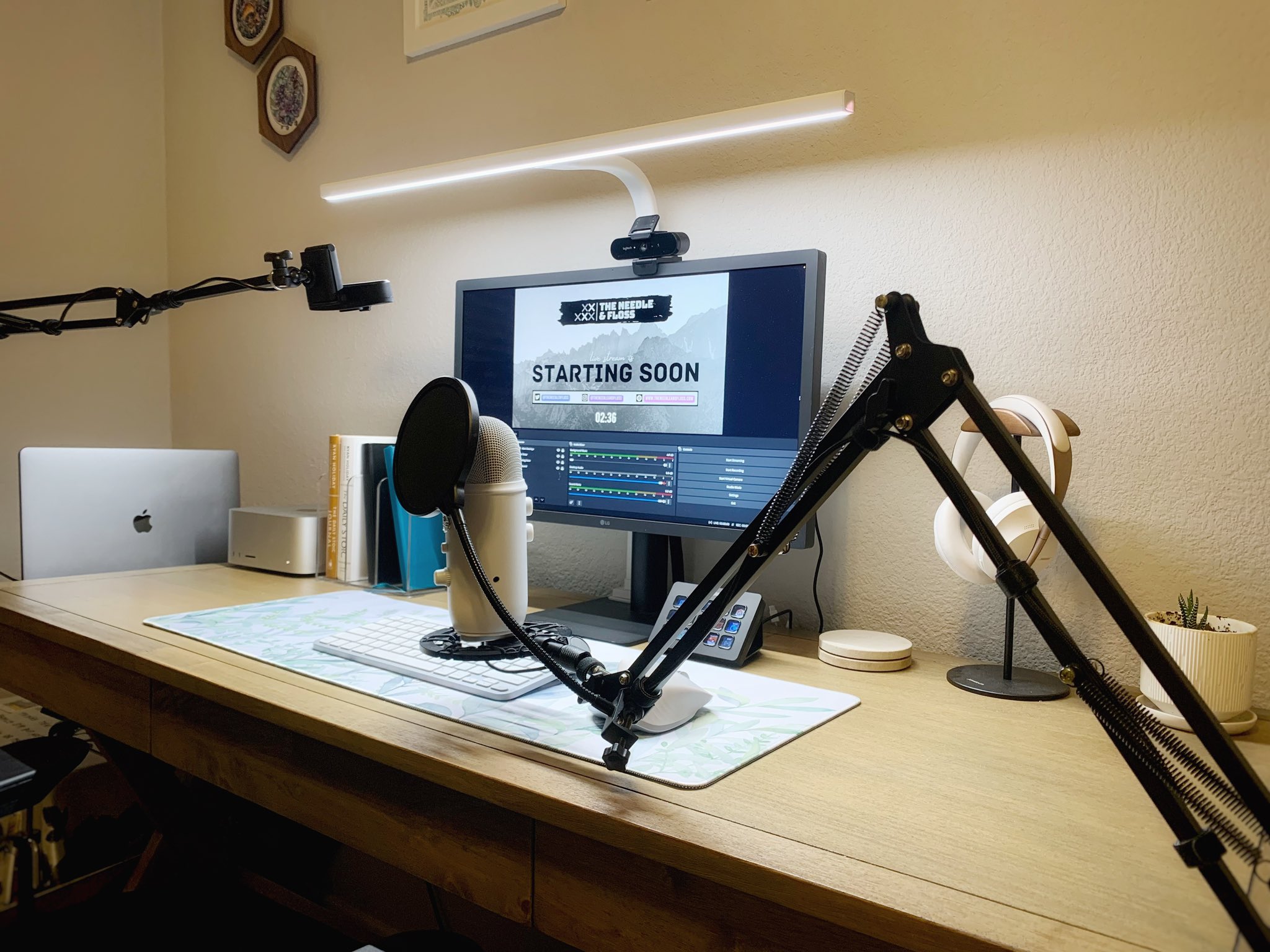 Cam Tour: Show Off Your Streaming Space (Simple ideas to make your cam tour super engaging)