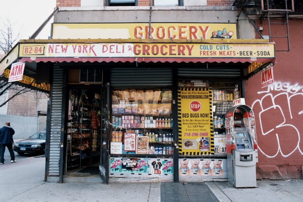Why choose a big bodega? Discover the benefits now.