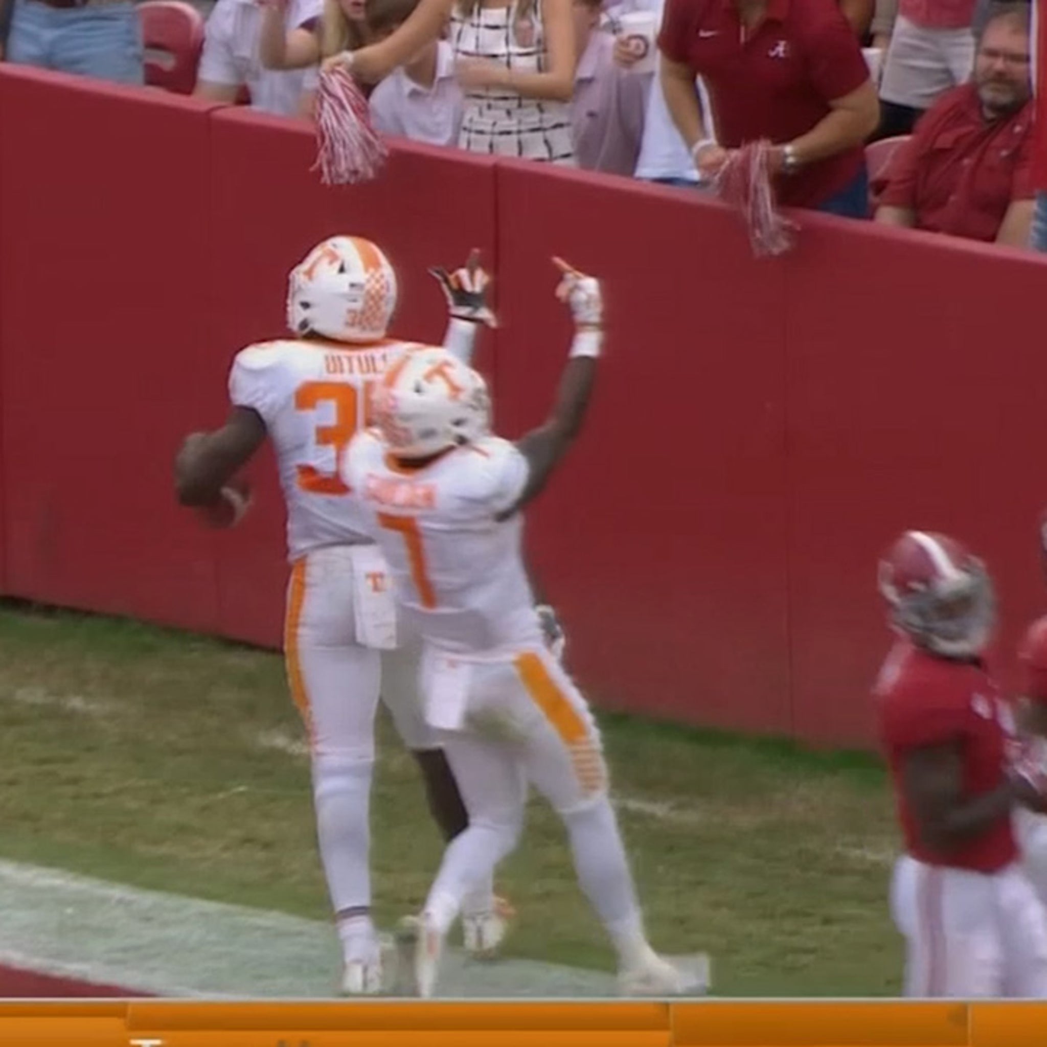 Tennessee Flips Off Alabama: Video Breakdown of the Viral Moment