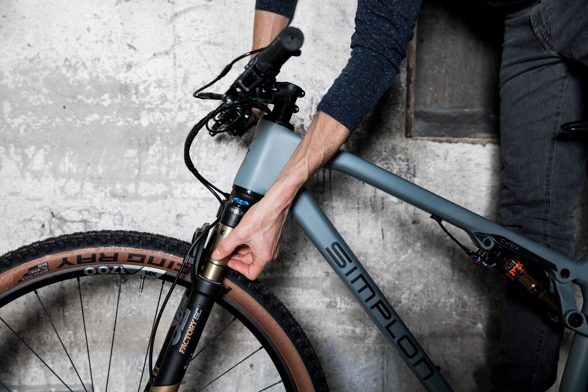 Monoshock Bicycle: What Is It? (Simple Guide for Beginners)