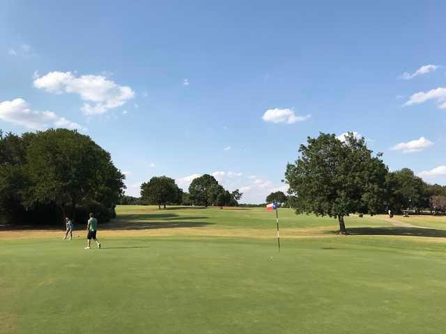 Looking for a Great Game? Check Out Lions Club Golf Course Today!