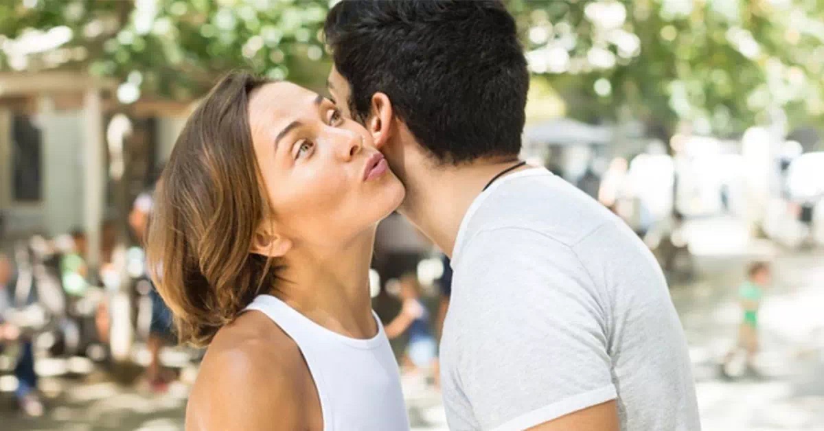 Learn Spanish Kissing: Simple Tips & How-To Guide!