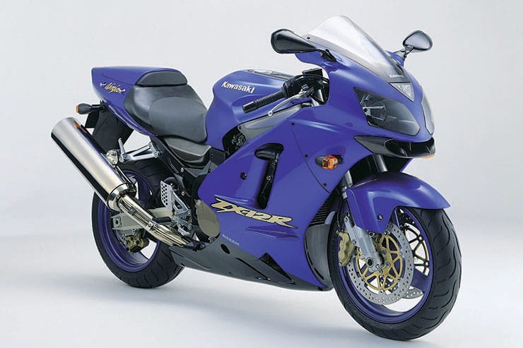 Ninja ZX-12R: Ultimate Guide (Top Speed, Specs & More)