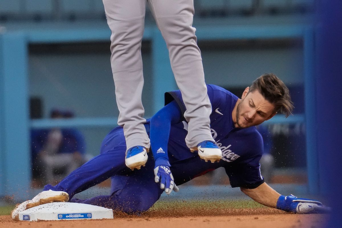 Trea Turner Sliding: Learn How He Makes It Look So Easy? (Amazing Sliding skill analysis)