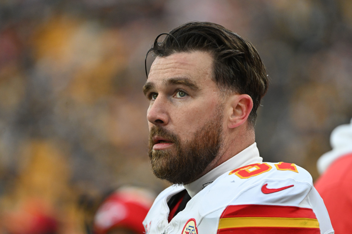 Why the Travis Kelce Chiefs criticism now? Understanding the recent backlash against the star player.