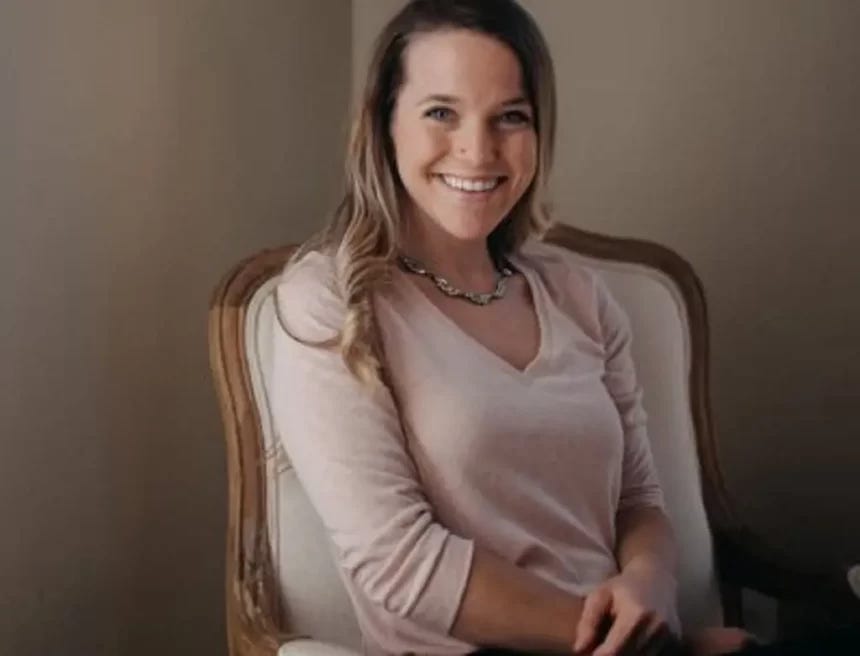 Who exactly is elizabeth lambert? Find out key details about her personal life and career path now.