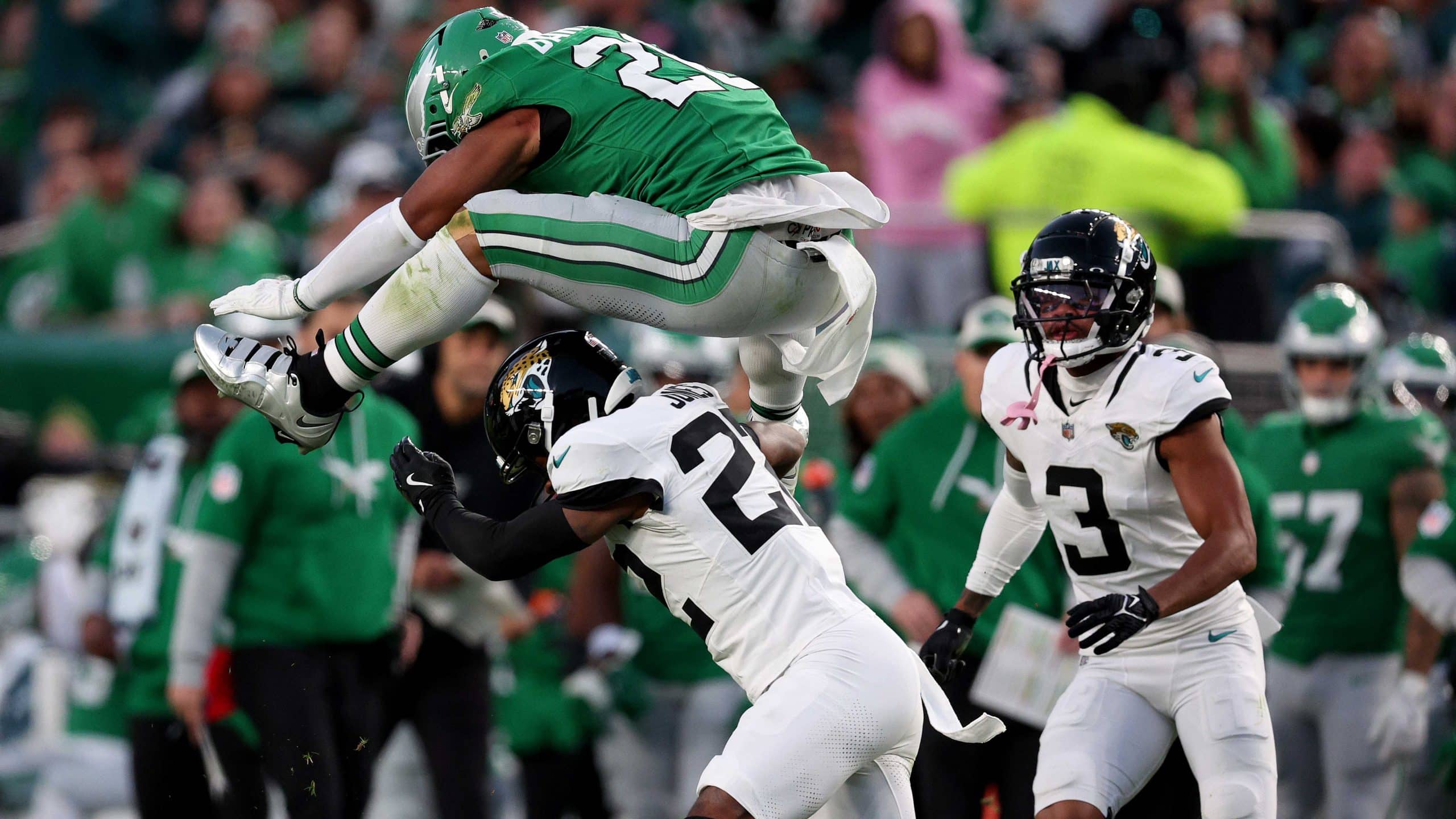 Heres exactly how to hurdle in Madden 24: Press this button to leap over defenders!