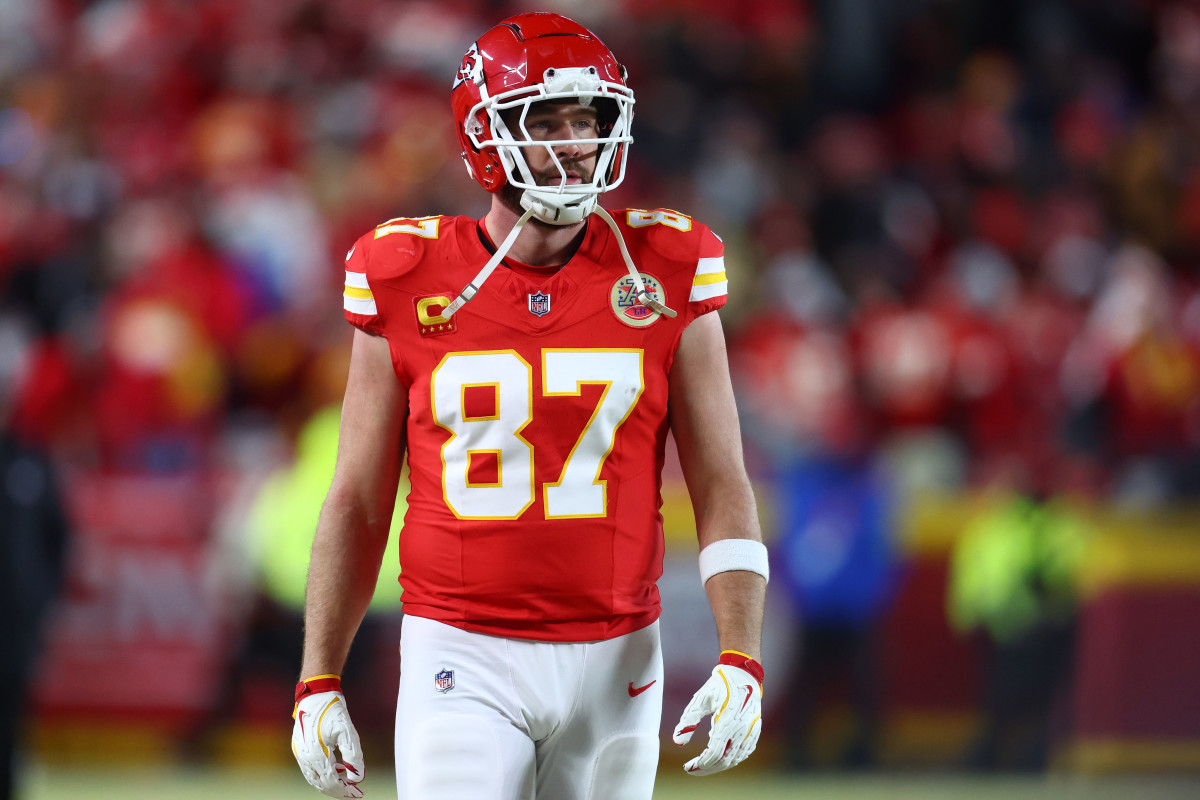 Why the Travis Kelce Chiefs criticism now? Understanding the recent backlash against the star player.