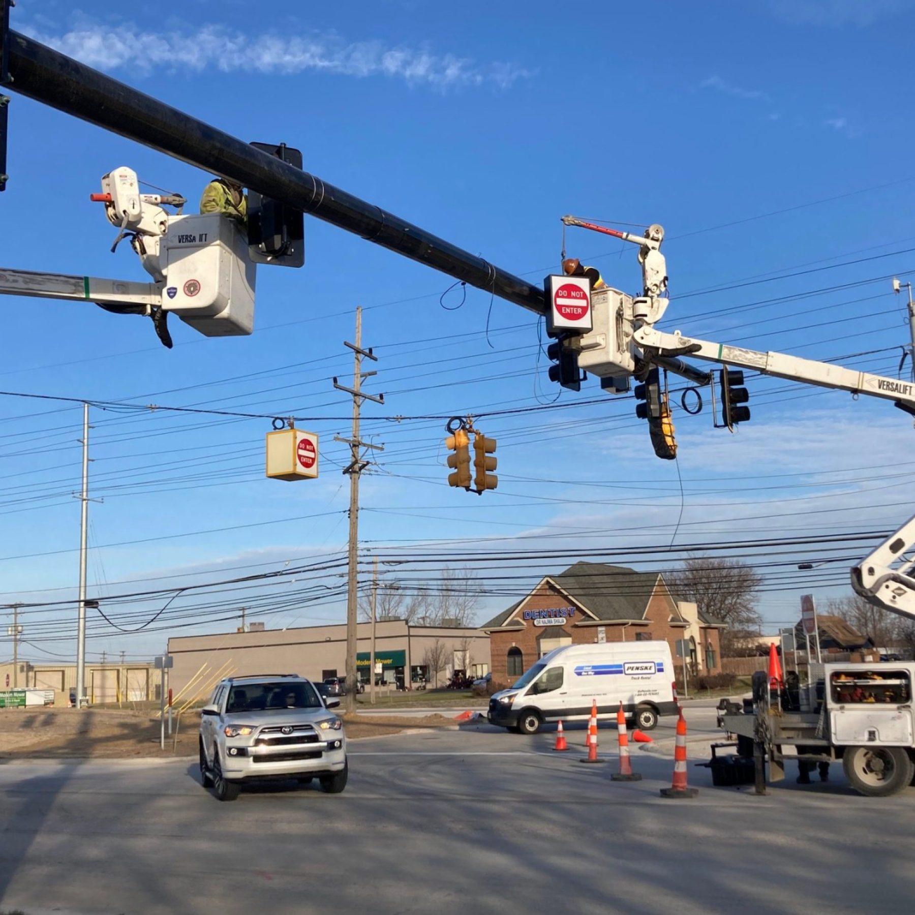 Mound Rd: Whats the Big Deal? (Locals Guide to Traffic & More)