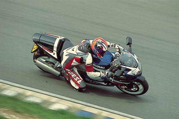 02 suzuki gsxr 1000, get to konw the Specs and Performance reviews!