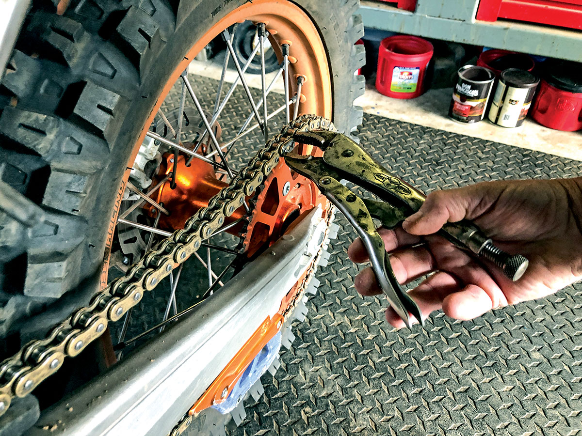 Masterlink Bike Chain Easy Install (Quick Guide for Beginners)