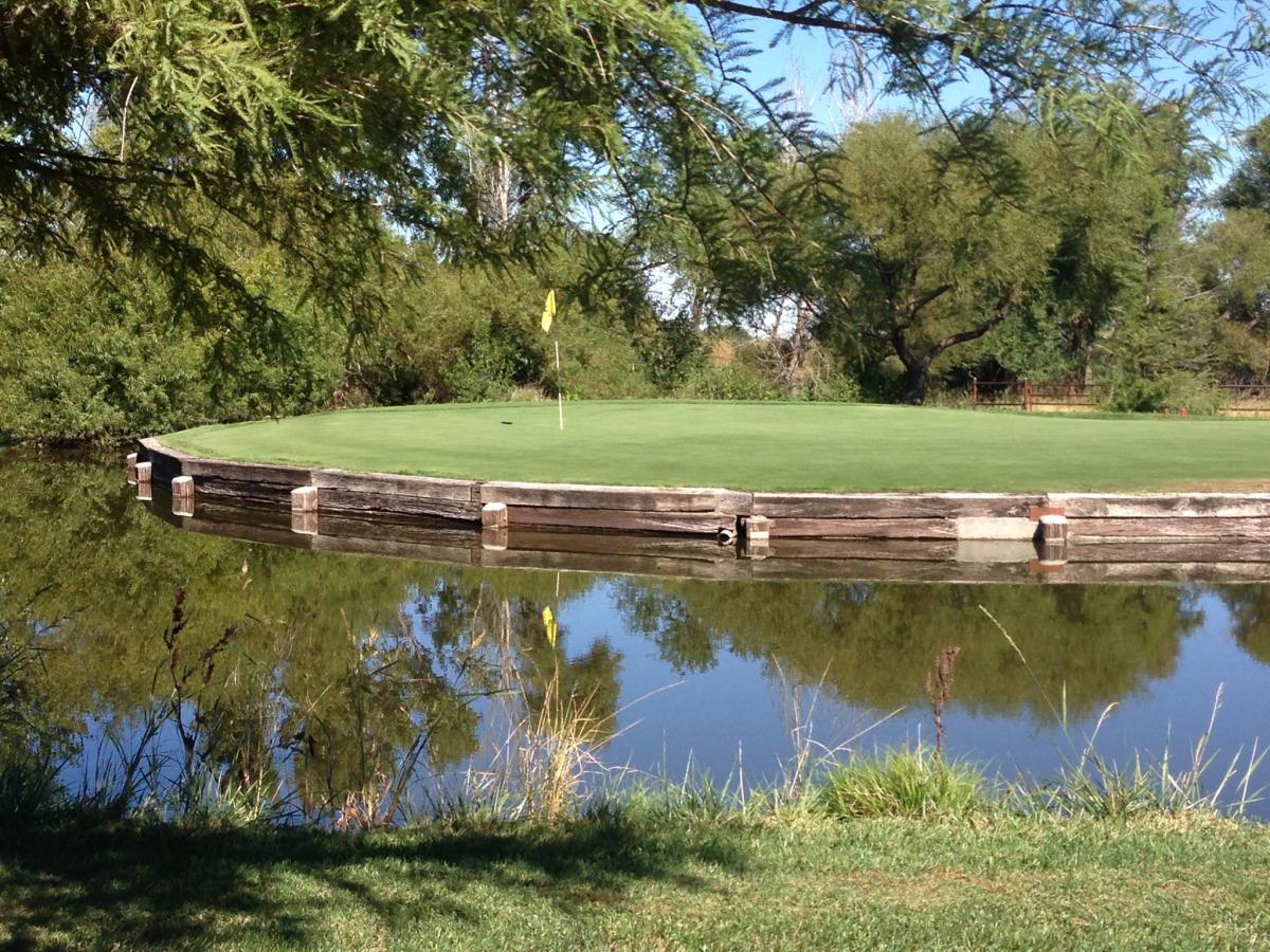 Pine Edge Golf Course: A Golfers Paradise Awaits You