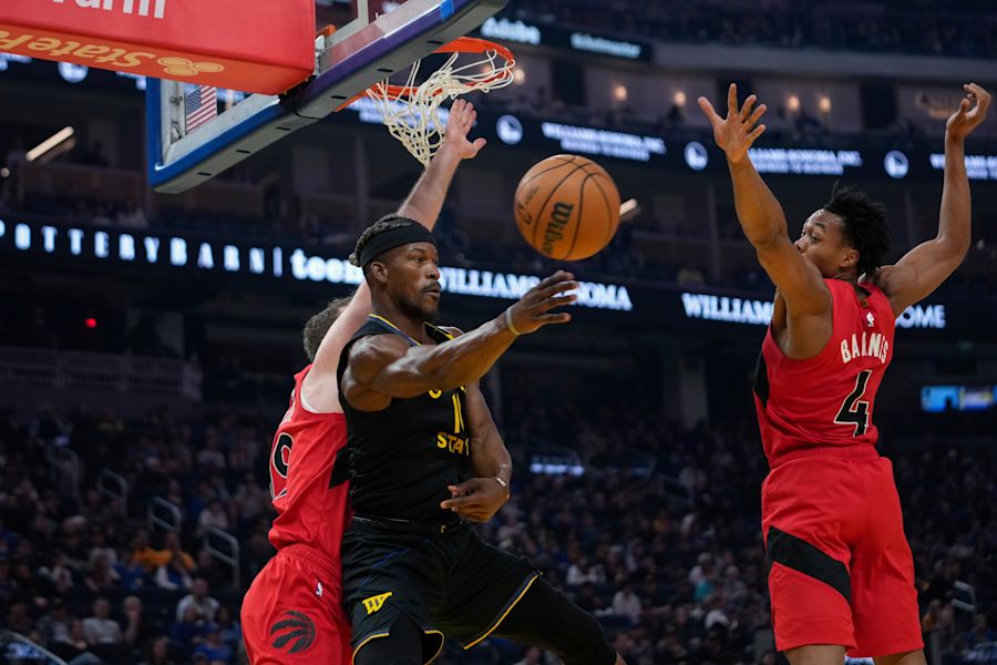 Golden State Warriors at Toronto Raptors Score Update: Get live results and key stats from the game.