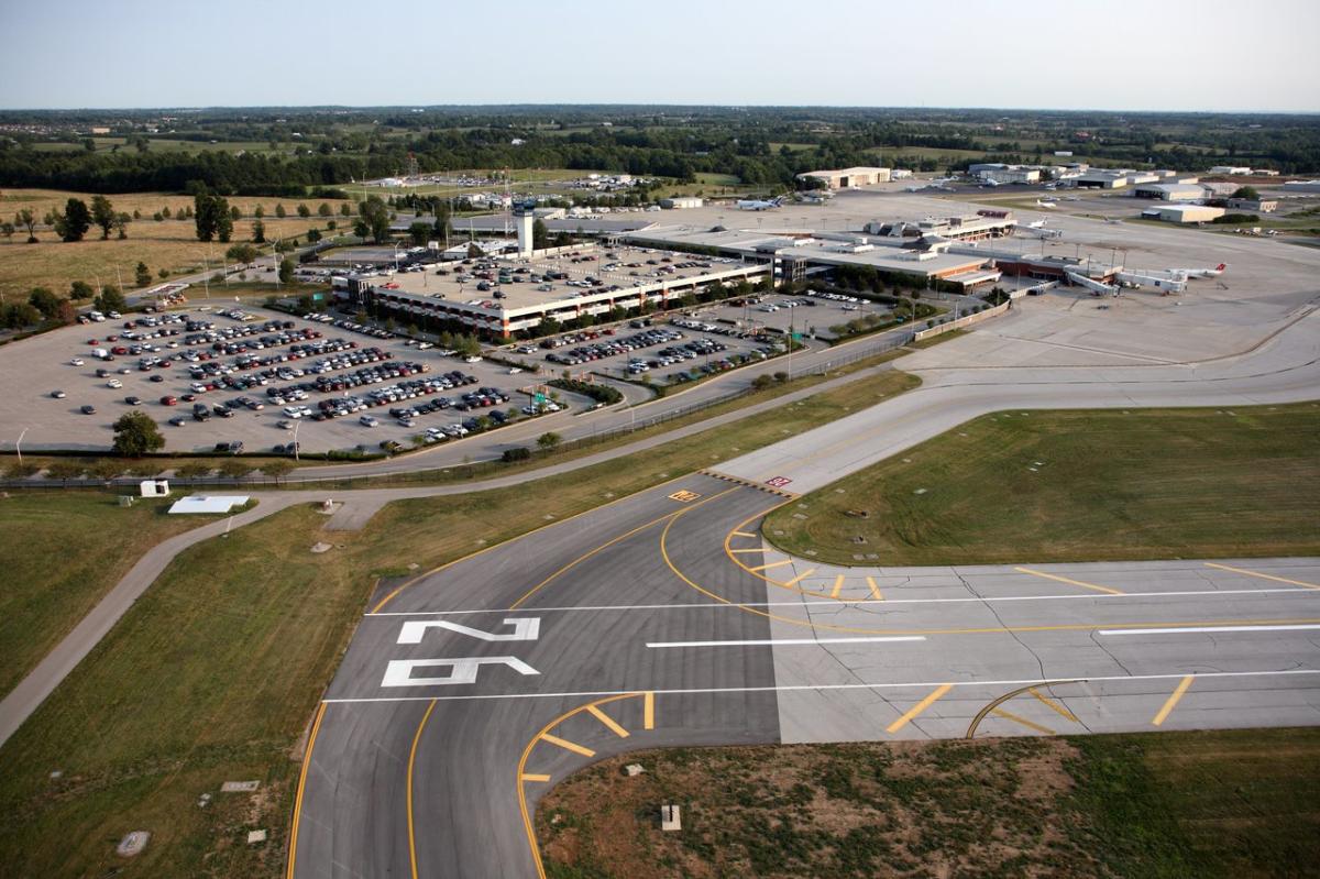 How early should you arrive at Bluegrass Station Airport? Find out the recommended times for check in.