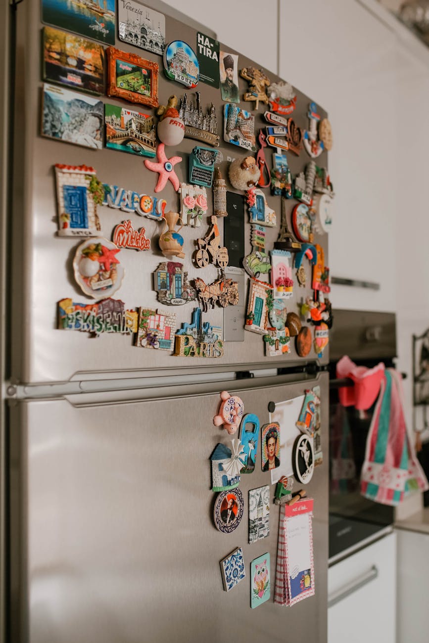 How to choose good country magnets for fridge? (Get these tips for your perfect collection)