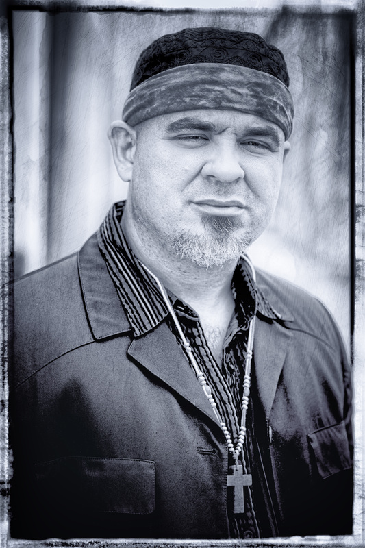 Who exactly is Raul Hernandez? Discover the real story behind this famous musicians life and career.
