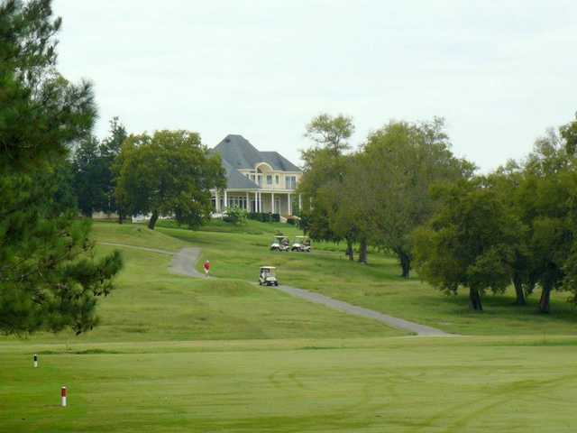 Looking for Pebble Creek Golf Club Fayetteville photos? Here are the best shots from the greens and fairways.