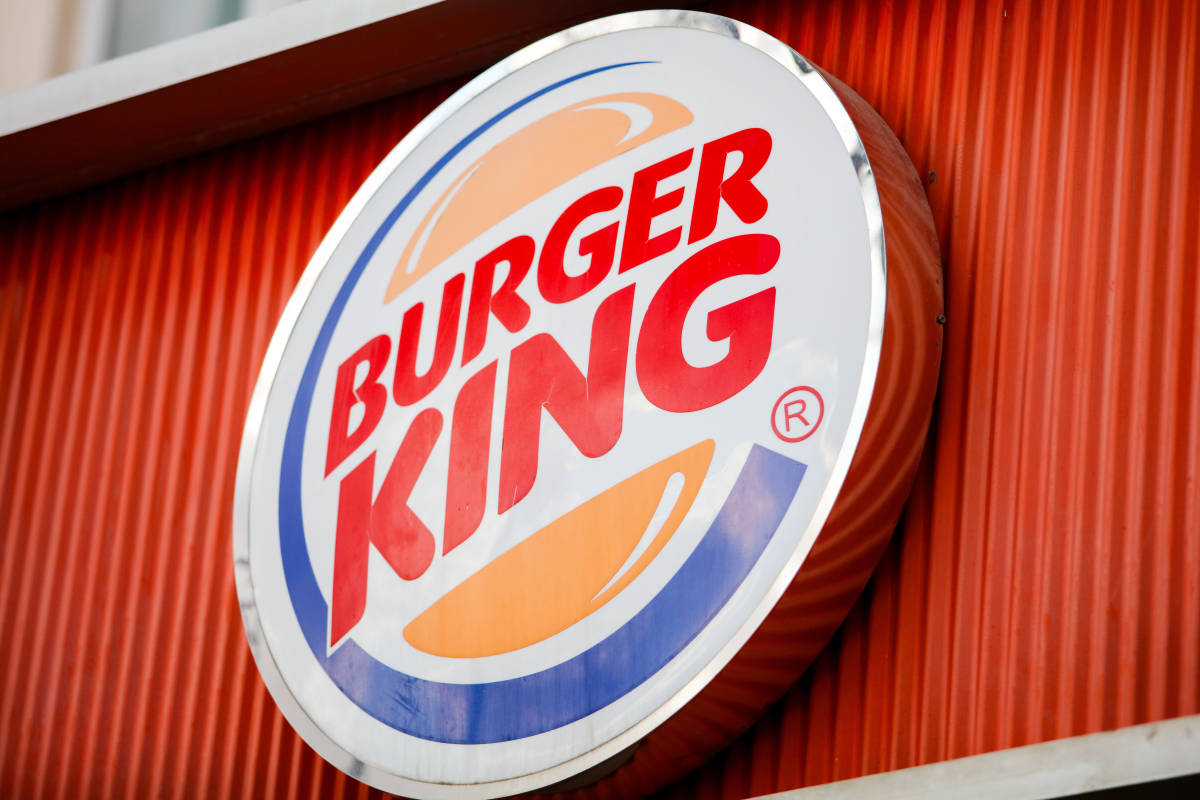 Does Burger King serve lunch all day? Find out their official lunch hours easily!