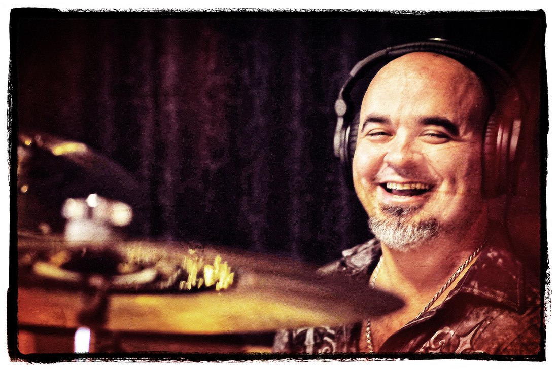Who exactly is Raul Hernandez? Discover the real story behind this famous musicians life and career.