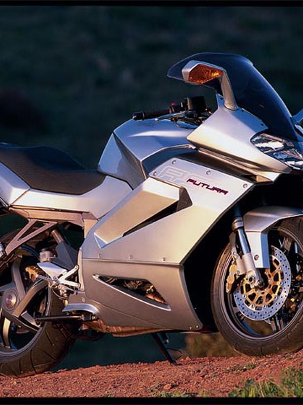 Why pick the Aprilia Futura over other bikes? Lets check out its special features and style.
