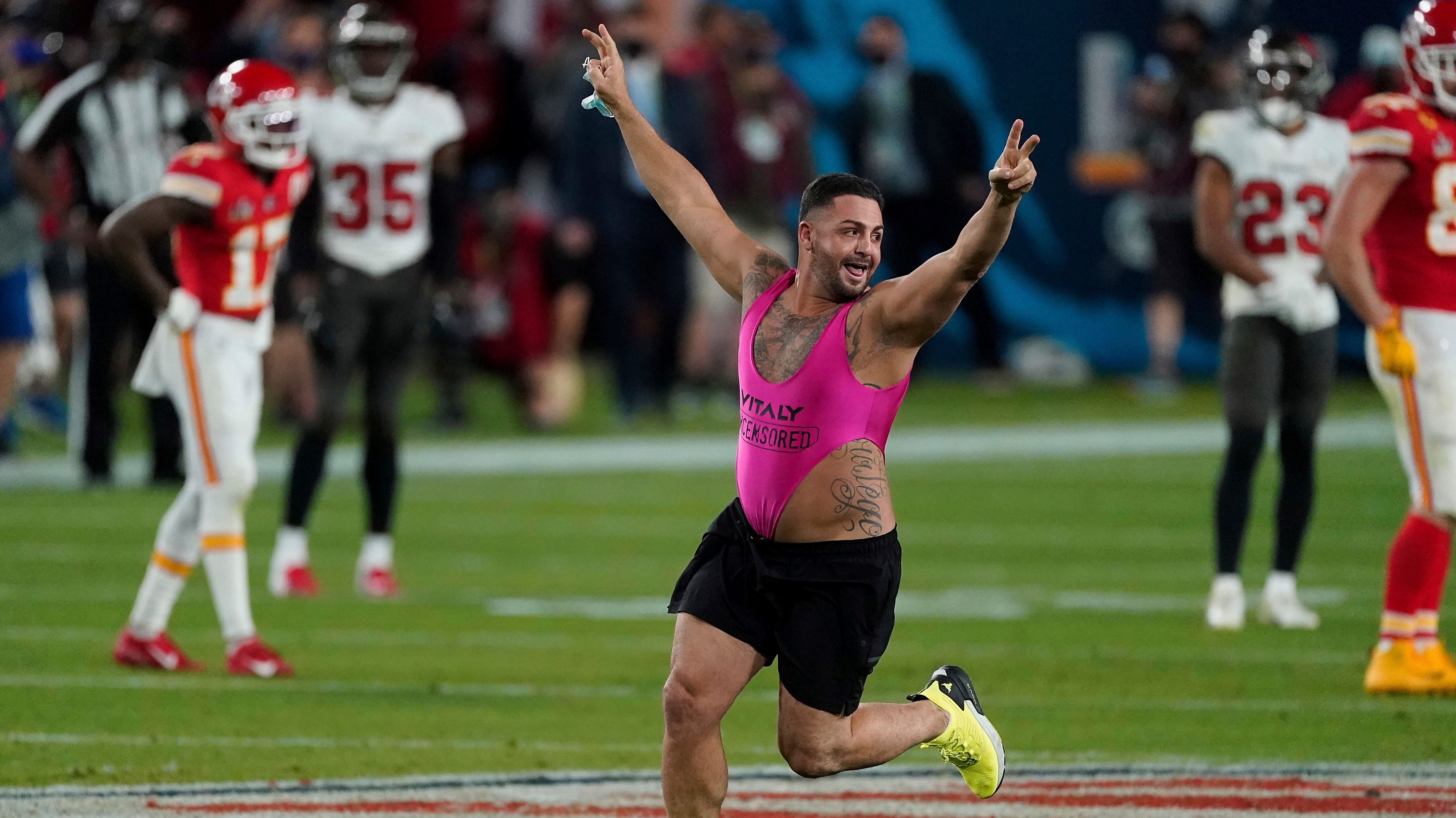 Super Bowl Streaker Disrupts Game: Who Was It?