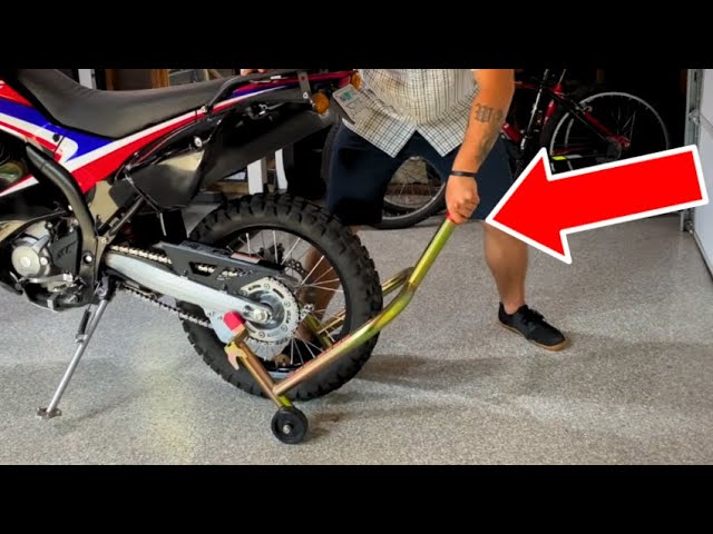 How to use a wheeled motorcycle stand safely and easily? (Follow our 5 simple steps for bike maintenance!)