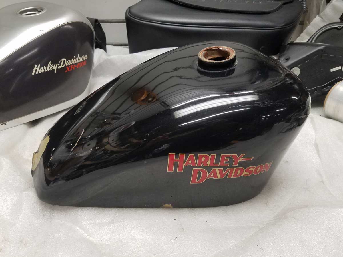 What are common problems with a moto gas tank? Learn how to spot and fix them quickly.