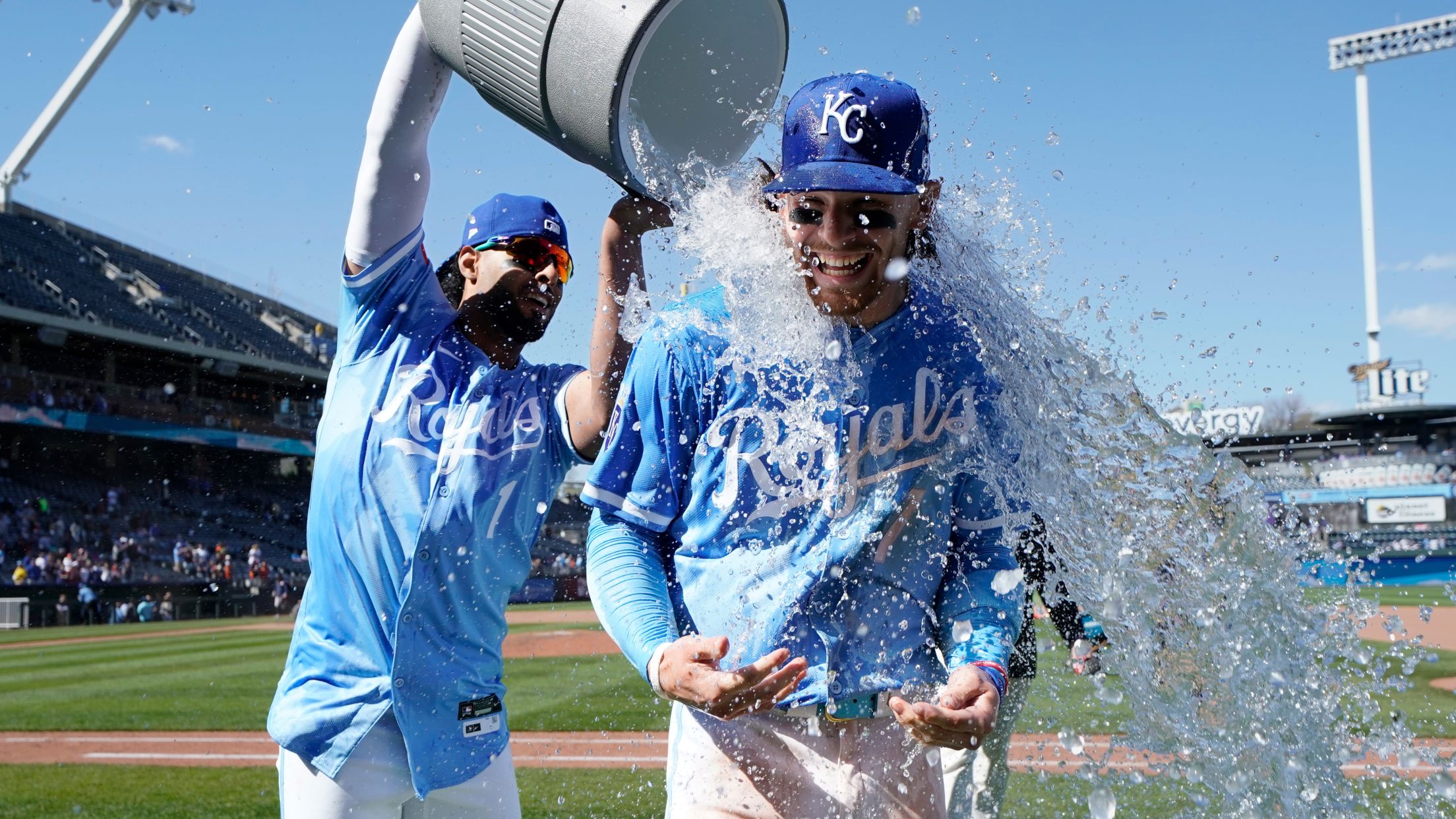 How to easily find cool kc royals pics? Discover simple ways for great team photos!