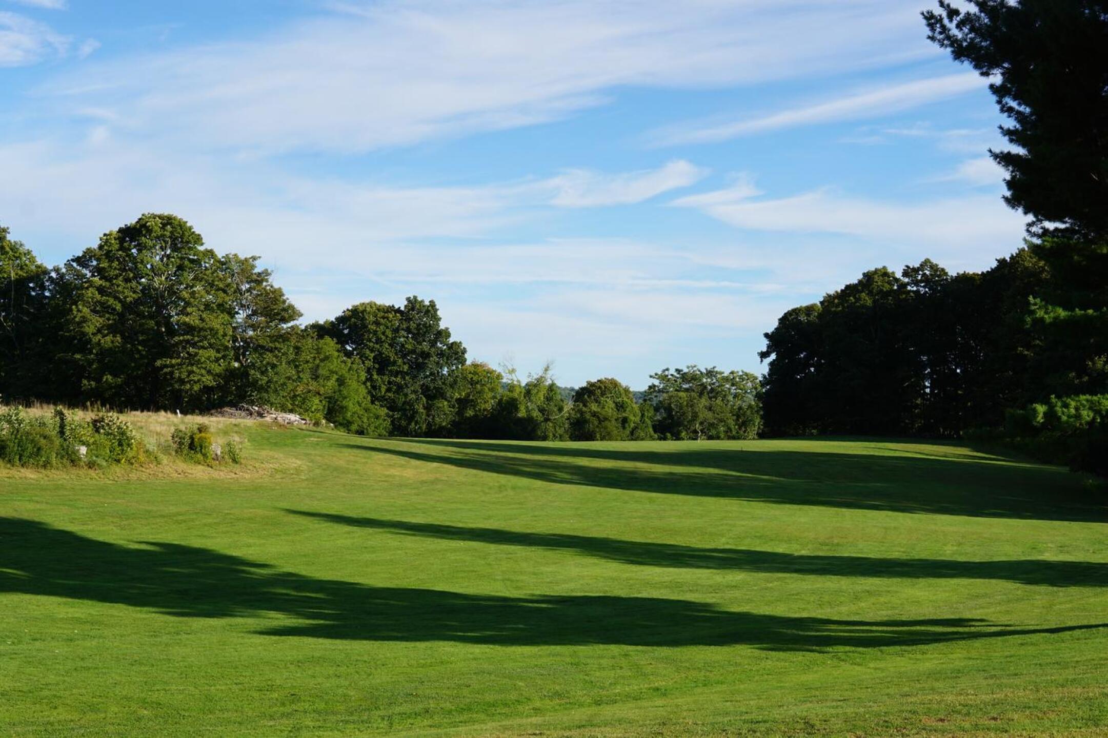 Why choose black birch golf course for your game? Discover its beautiful layout and challenging holes!