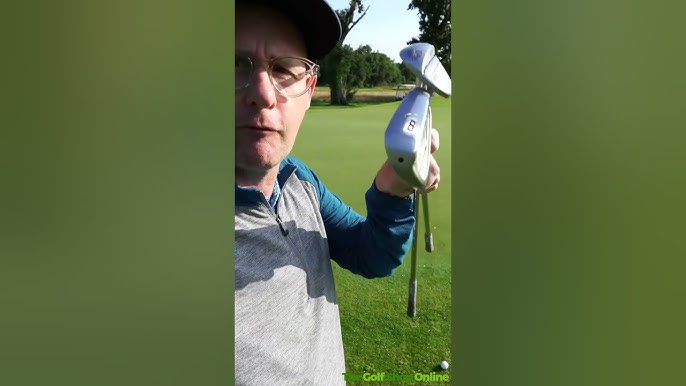 How to Chip a Golf Ball Like a Pro Easy Tips for Better Short Game