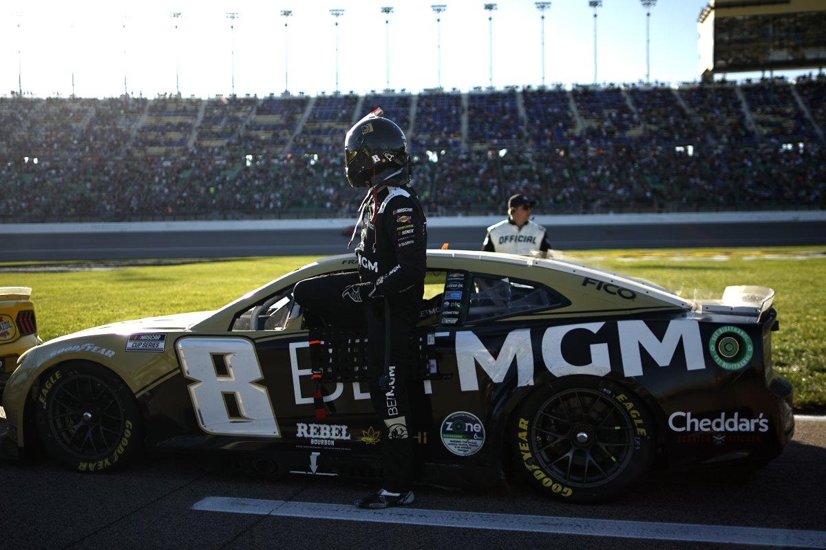 kyle busch lamented his performance at the hollywood casino 400.