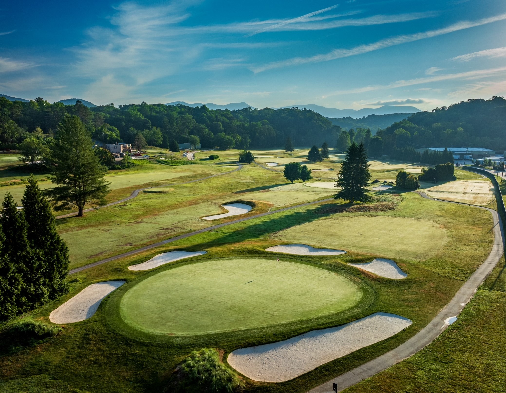 Asheville Muni Golf Amenities: Discover Drinks, Rentals & Practice Areas