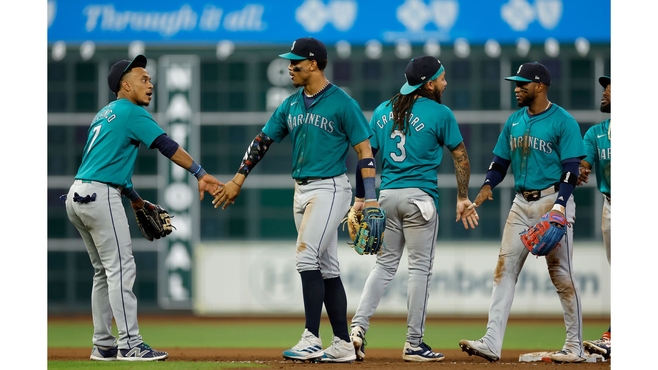 Which site has top mariners pictures? Our comparisons save you time!