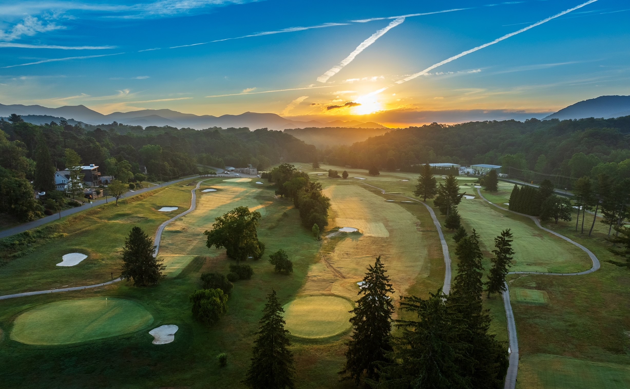 Asheville Muni Golf Amenities: Discover Drinks, Rentals & Practice Areas
