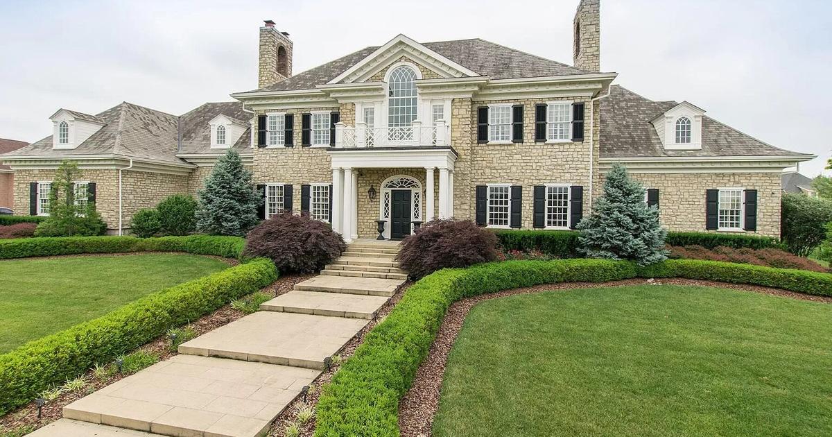 Where Does Chris Mack Live Now Find Out His Current Home Location