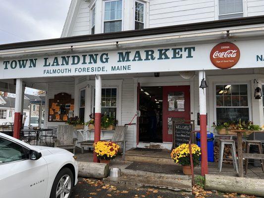 Poiriers Market location and hours? (Easy directions for your visit!)