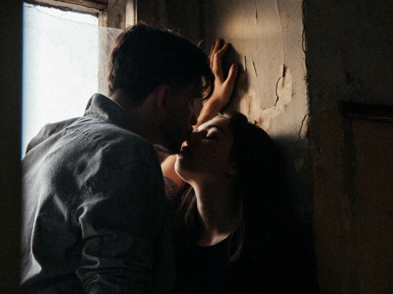 how do guys want to be kissed? unlock what they truly crave